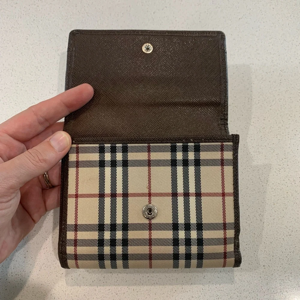 Burberry Nova Wallet - Picture 6 of 10
